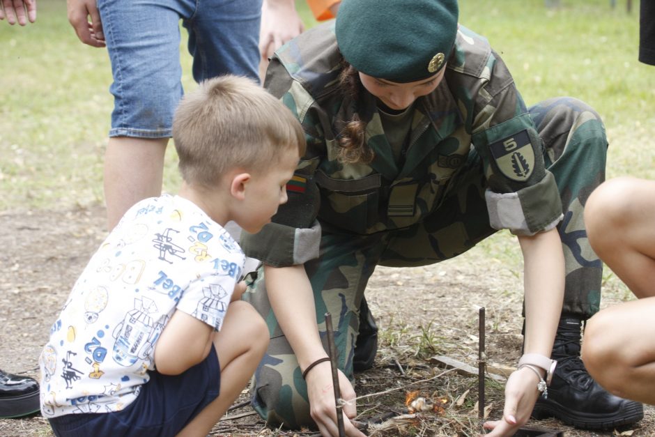 Kuo užimti vaikus per rudens atostogas? Jaunųjų šaulių tėvams toks klausimas nekyla