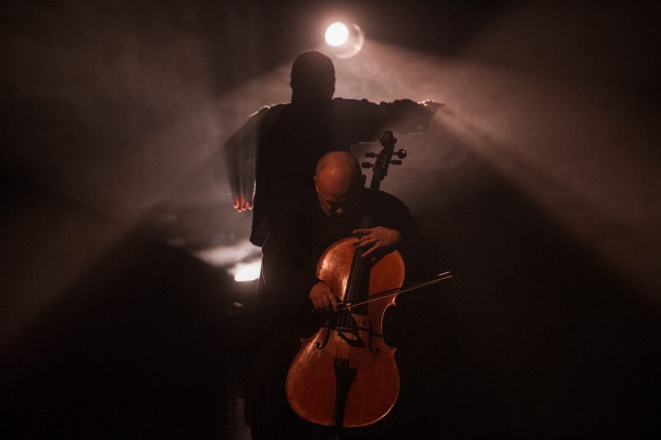 Šiuolaikinio šokio ir violončelės dermė atvėrė naują meno nišą