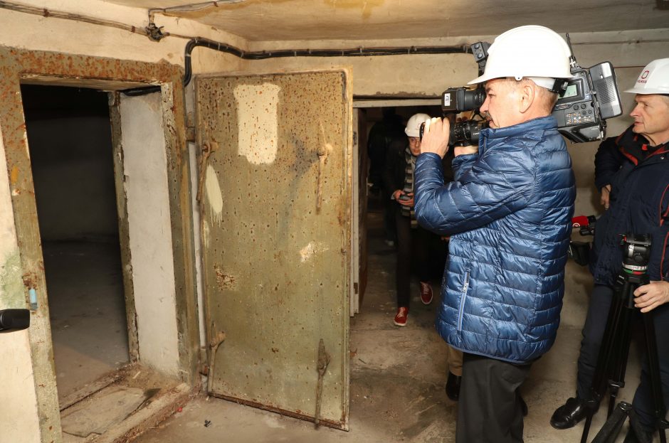 Po nugriautais Profsąjungų rūmais rastas bunkeris bus išsaugotas