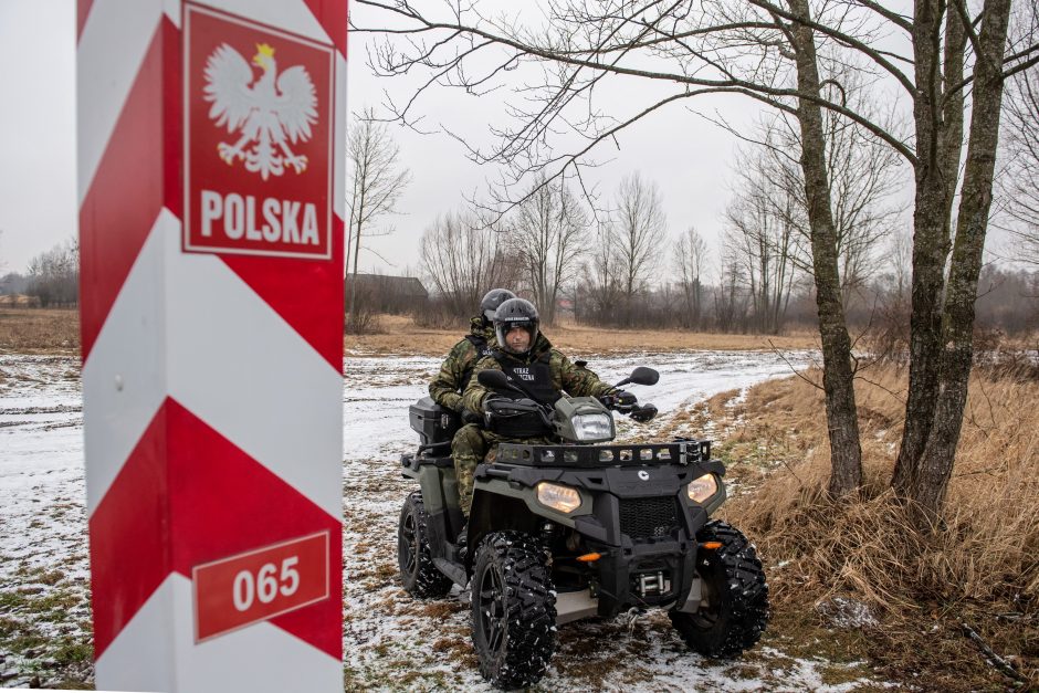 Migrantai iš Baltarusijos 345 kartus skambino humanitarinės pagalbos darbuotojams Lenkijoje