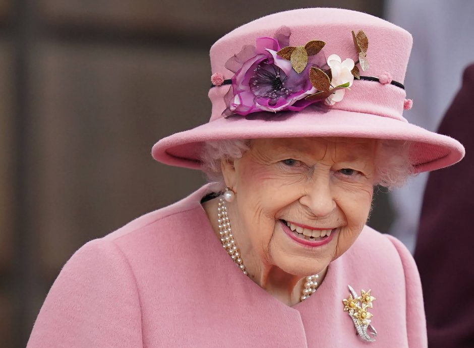 Jauna širdis: 95 metų karalienė Elizabeth II atsisakė apdovanojimo senjorams