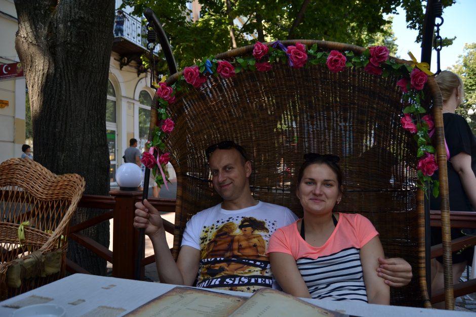 „Lietuvis pas lietuvį“: tautiečiai susitinka svečiuose kraštuose