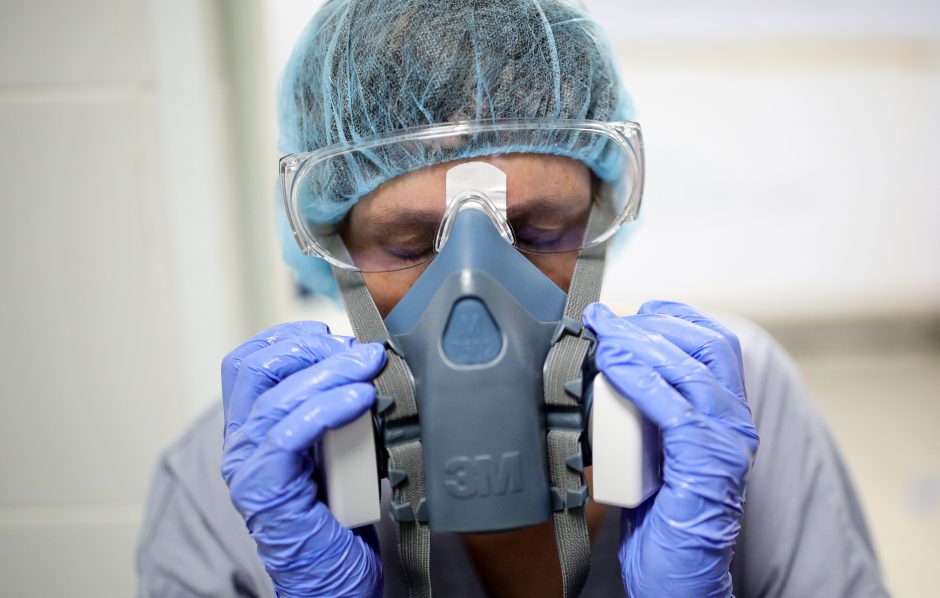 Valstybės rezervą papildė paskutinė „Intersurgical“ pagamintų respiratorių siunta