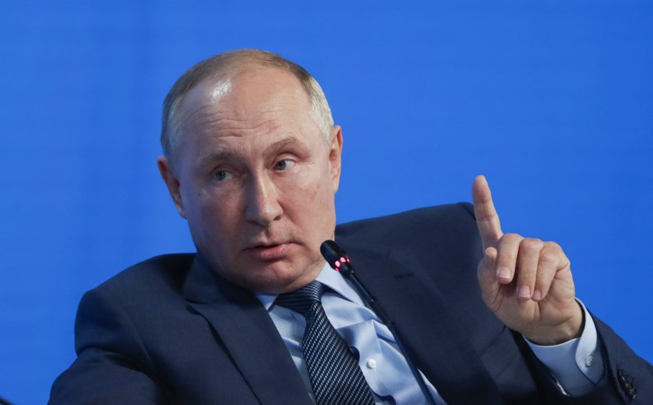 Klausimo apie dar vieną kadenciją prezidento poste sulaukęs V. Putinas: pageidauju neatsakyti