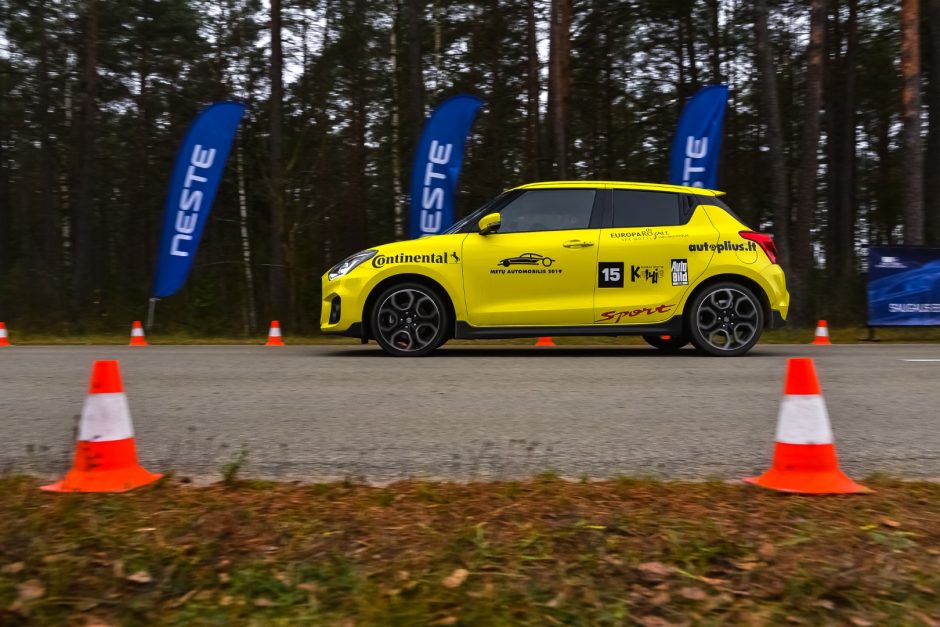 Kokie automobiliai stabdo geriausiai?