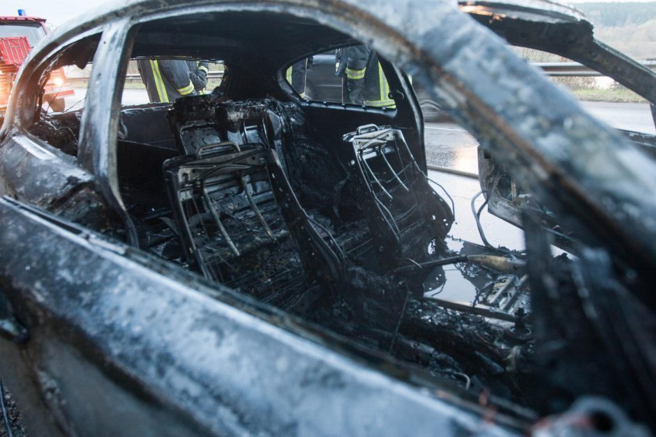 Klaipėdoje degė automobilis: įtariamas padegimas