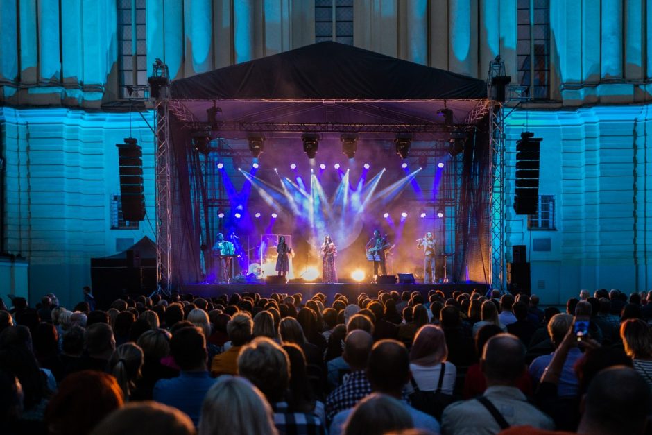 Festivalyje „Untold City“ nostalgiškai suskambo grupės „Skylė“ garsiausios dainos