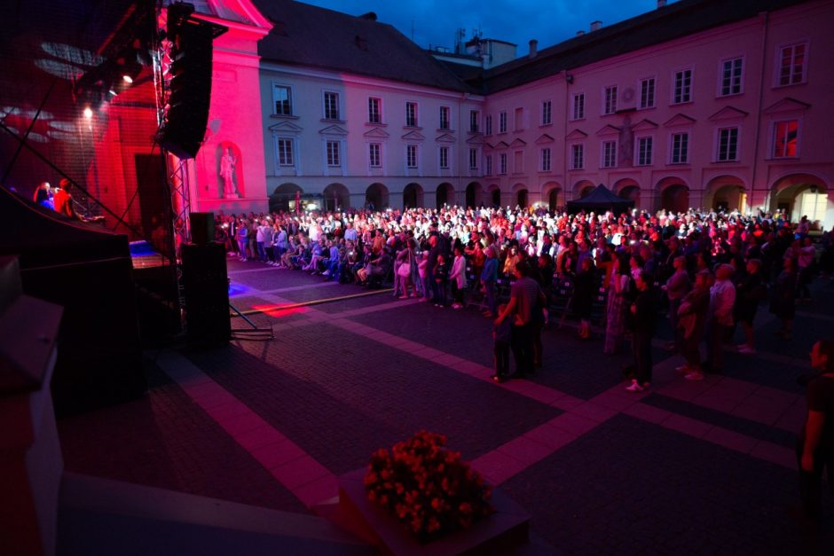 Festivalyje „Untold City“ nostalgiškai suskambo grupės „Skylė“ garsiausios dainos