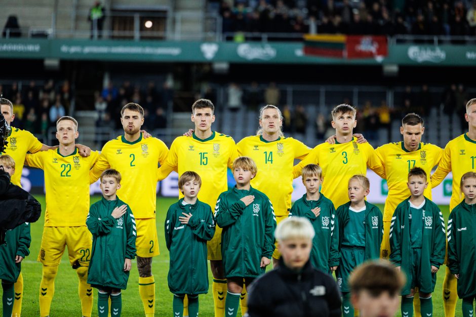 Lietuvos futbolininkai nusileido Rumunijai ir lieka be taškų