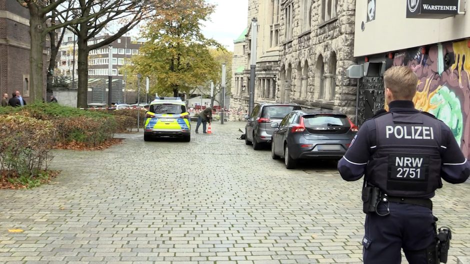 Vokietijoje rabino rezidencijoje radus skylių nuo kulkų prie sinagogos dislokuota policija