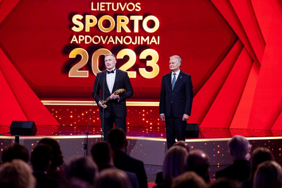 Prezidentas apdovanojo 2023-ųjų Lietuvos metų sportininką M. Alekną