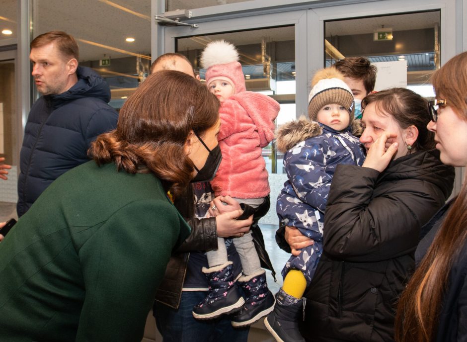D. Nausėdienė susitiko su pabėgėliais iš Ukrainos: turime remti tai, kas teisinga
