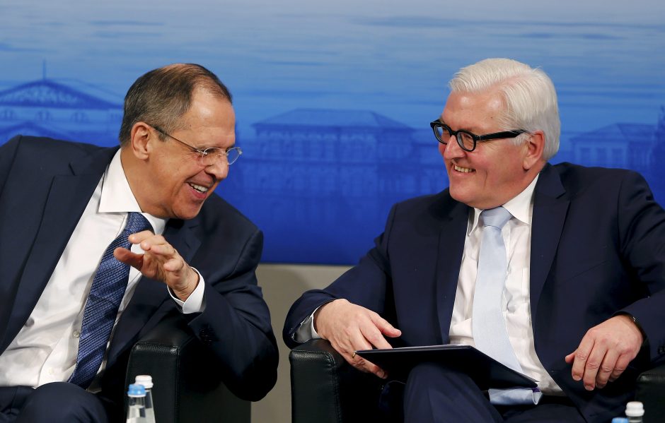 Rusija smerkia „naują šaltąjį karą“, įtampai tarp Rytų ir Vakarų temdant derybas