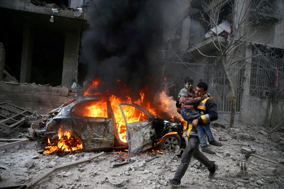 JT: daugiau kaip 350 tūkst. žmonių žuvo per dešimtmetį trunkantį karą Sirijoje