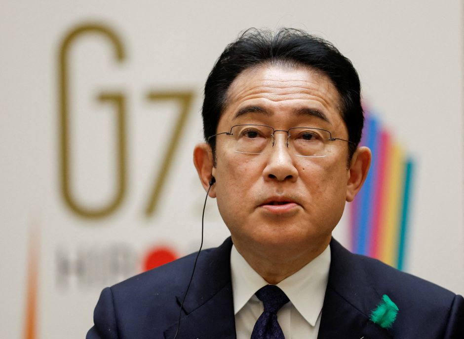 Žiniasklaida: Japonijos premjeras atleis svarbius ministrus dėl kaltinimų korupcija