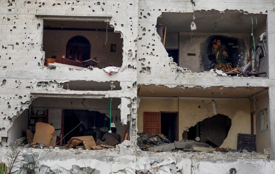 „Amnesty International“ pasmerkė galimus karo nusikaltimus Gazos konflikte