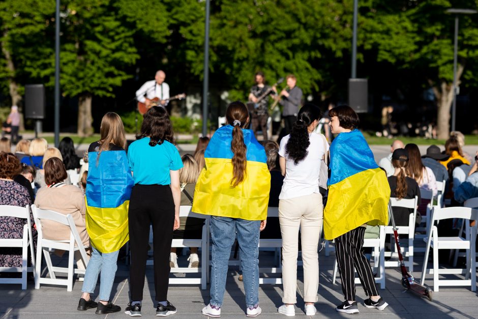 Vilniuje pagerbti žuvusieji per karą Ukrainoje, kuriama simbolinė kapavietė