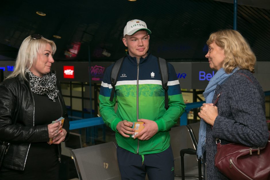 Sportininkus į jaunimo olimpines žaidynes išlydėjo ir ministrė, ir elitiniai atletai