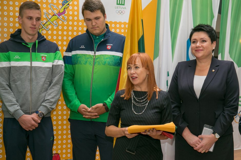 Sportininkus į jaunimo olimpines žaidynes išlydėjo ir ministrė, ir elitiniai atletai