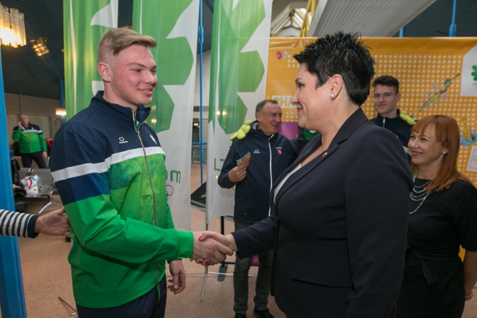 Sportininkus į jaunimo olimpines žaidynes išlydėjo ir ministrė, ir elitiniai atletai