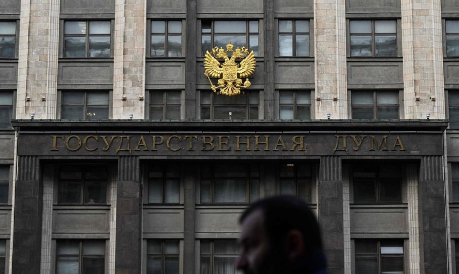 Rusija pritarė įstatymui dėl turto konfiskavimo už „melagienų“ apie kariuomenę skleidimą