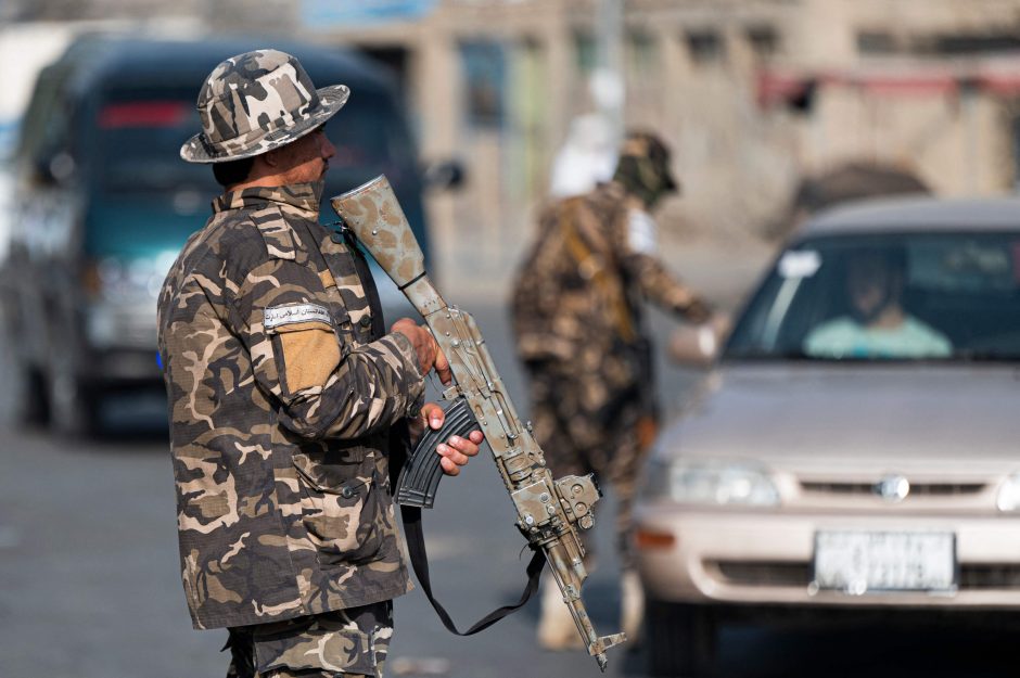 Kabule per mirtininko sprogdintojo ataką nužudytas įtakingas Talibano dvasininkas