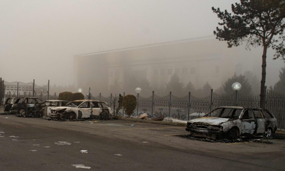 Kazachstane saugumo pajėgos išvalė Almatos centrinę aikštę