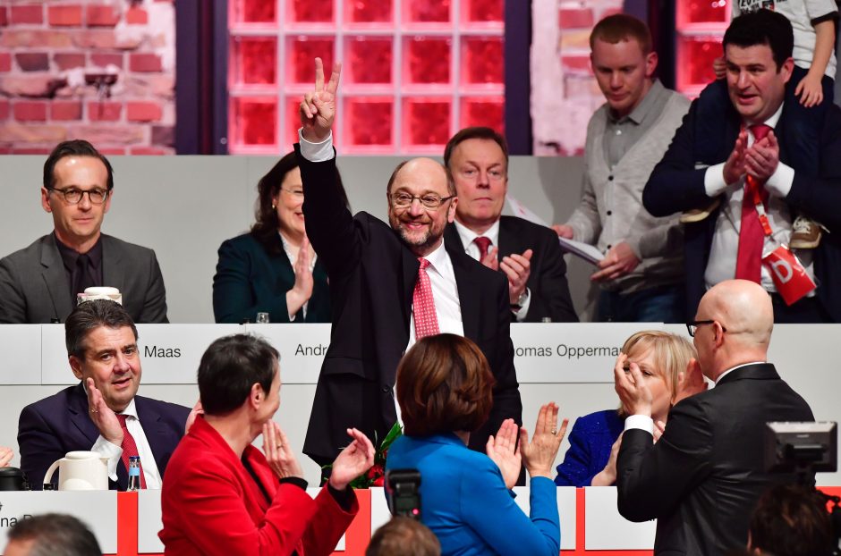 Vokietijos centro kairieji patvirtino M. Schulzą A. Merkel varžovu