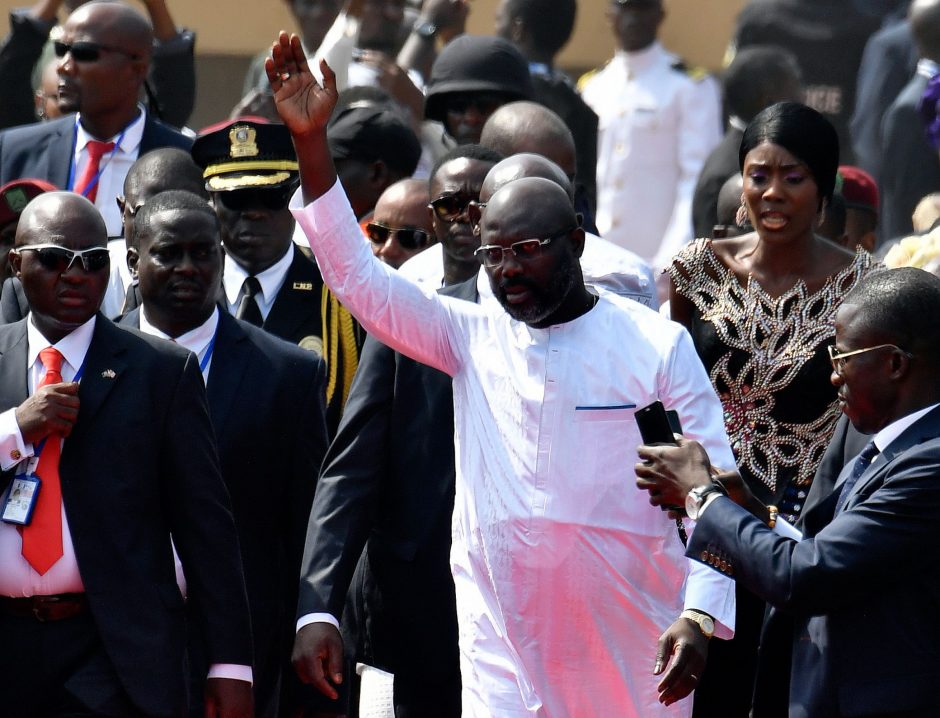 Liberijos prezidentu prisaikdintas buvęs garsus futbolininkas G. Weah