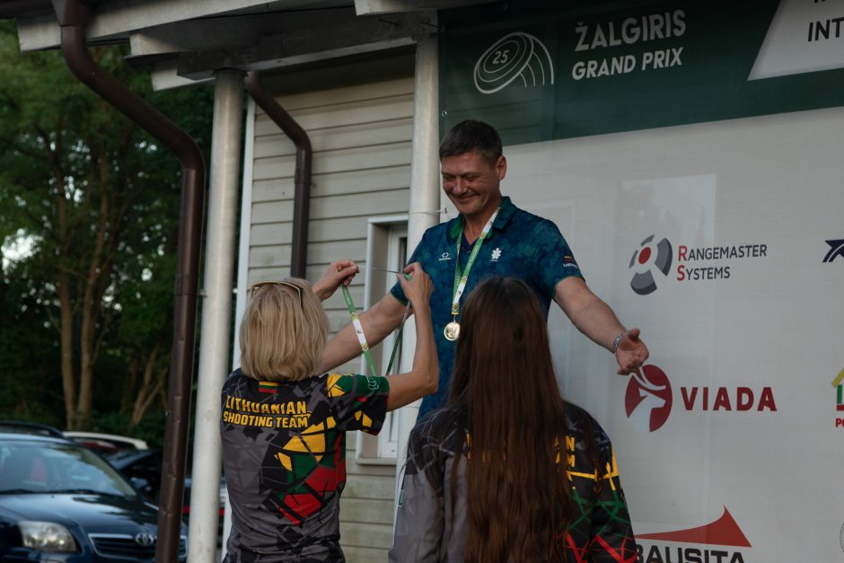 Stendinio šaudymo jubiliejiniame turnyre Vilniuje titulus susižėrė estai