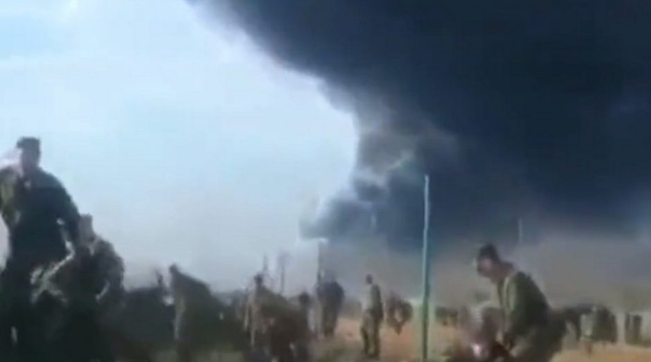 Po sprogimų Rusijos karius apėmė panika (vaizdo įrašas)