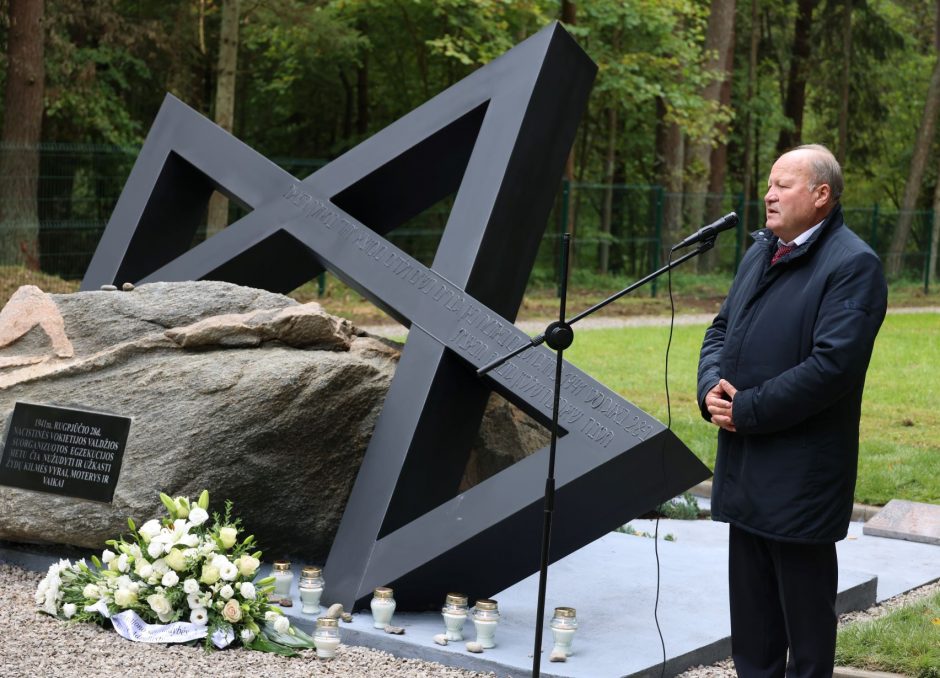 Jaučakiuose iškilo paminklas žydų genocido aukoms