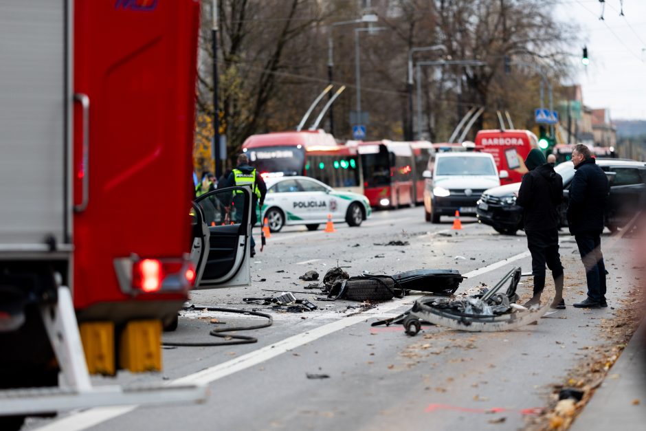 Trijų automobilių avarija Vilniuje