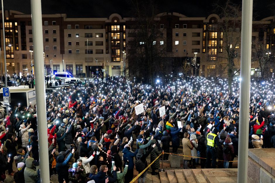 Protestas „Dešimt minučių tylos“