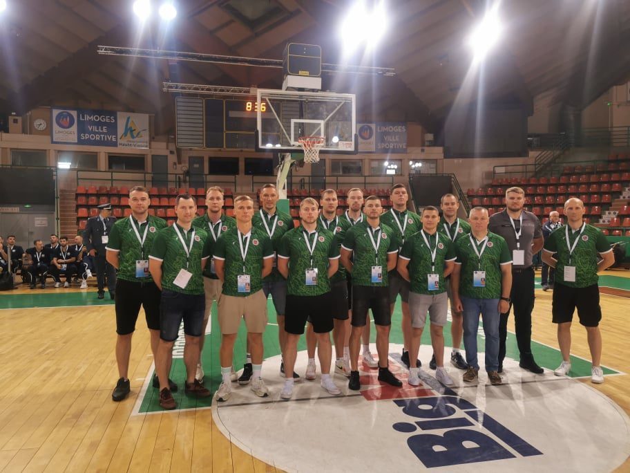 Trys iš trijų: Lietuvos rinktinė Europos policijos krepšinio čempionate iškovojo sunkią pergalę