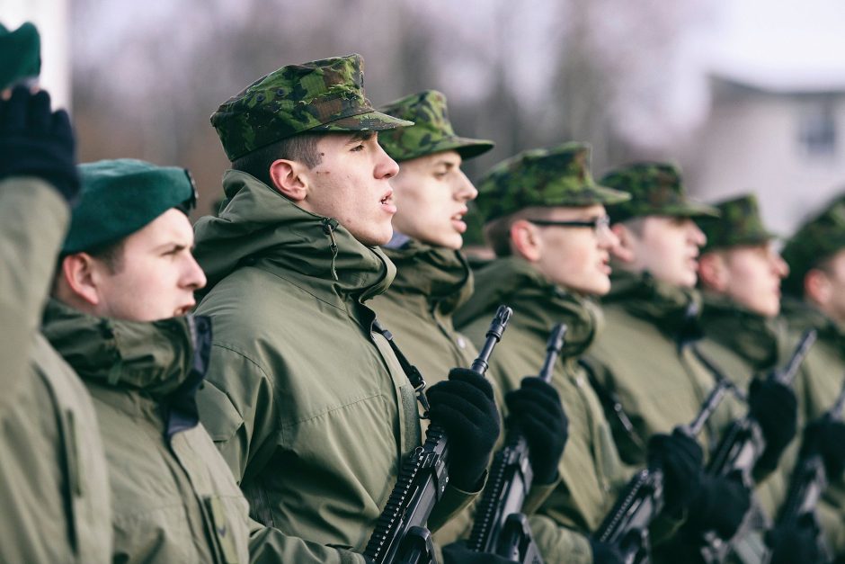 Sudaryti šių metų šauktinių sąrašai: jaunuoliai gaus skiepą nuo COVID-19