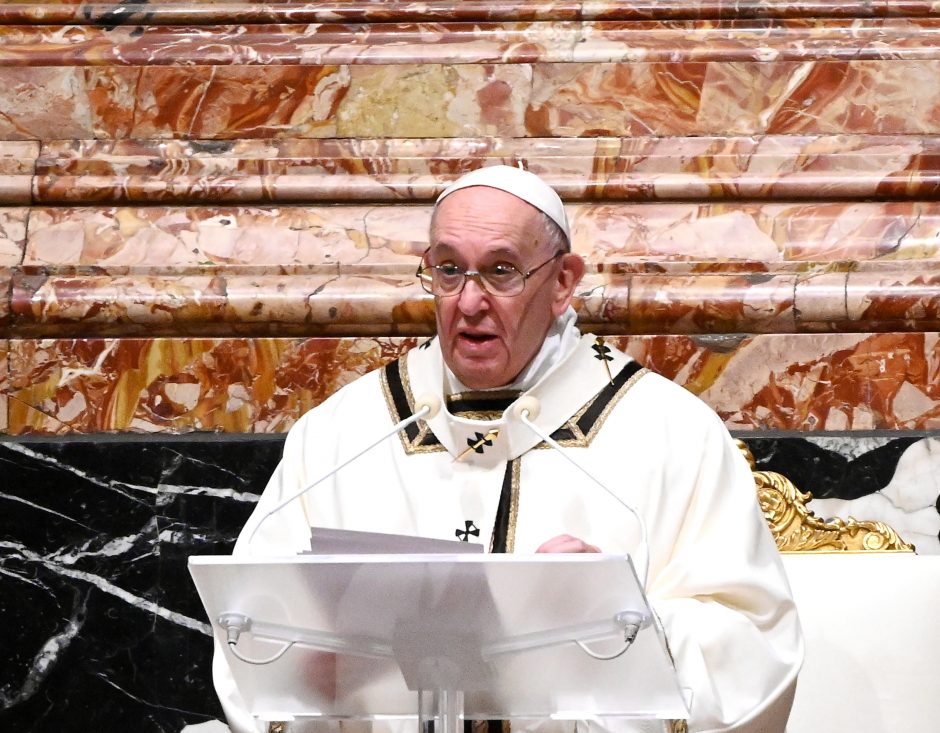 Popiežius supaprastina kardinolų ir vyskupų patraukimo atsakomybėn procedūrą