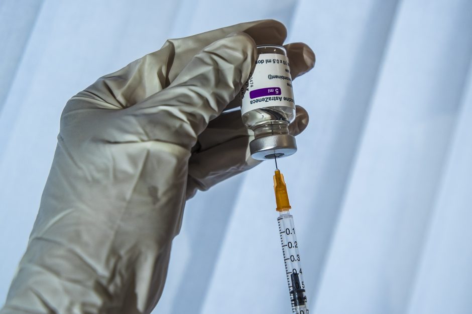 Vokietija rekomenduoja skiepyti skirtingomis vakcinomis, kad būtų pasiekta geresnė apsauga