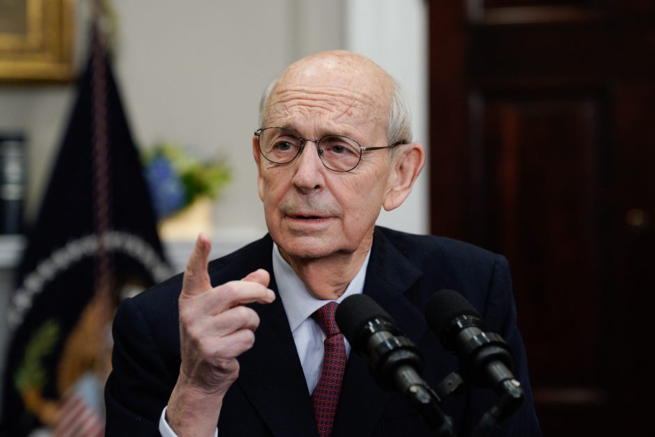 JAV Aukščiausiojo teismo narys S. Breyeris oficialiai pranešė ketinąs atsistatydinti