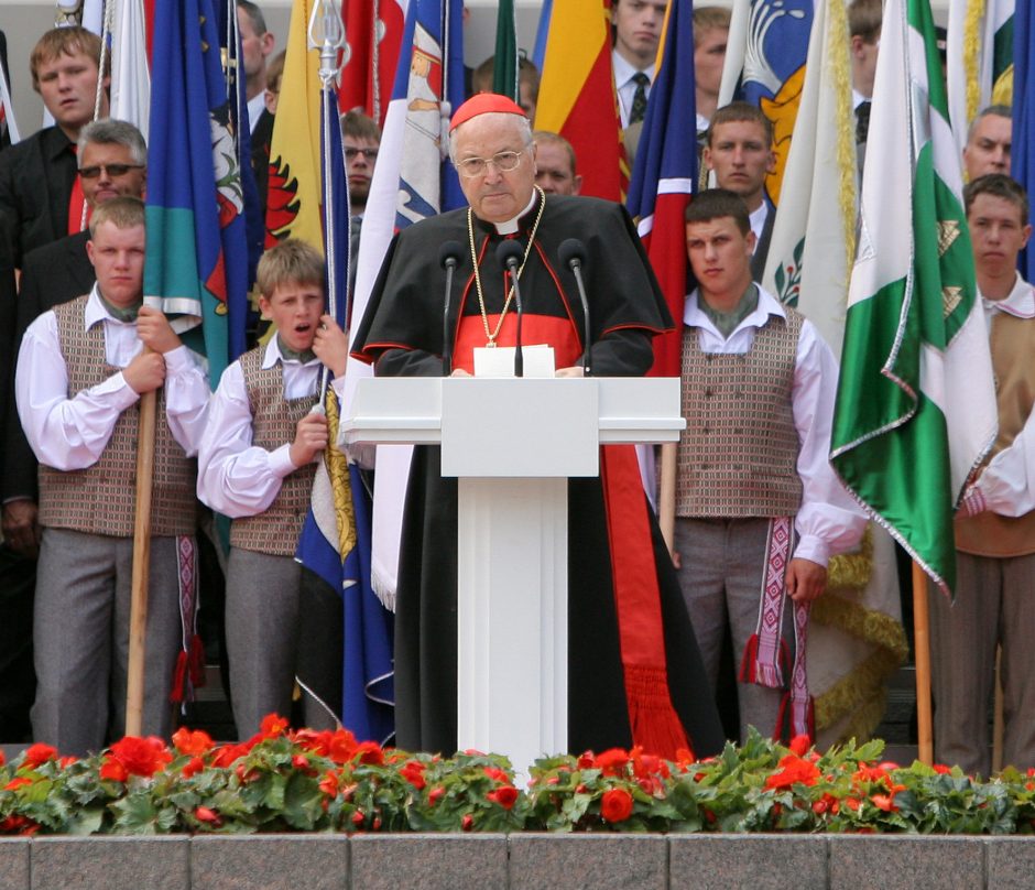 Mirė kardinolas A. Sodanas – kardinolų kolegijos dekanas emeritas