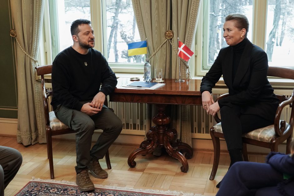 Danijos premjerė: negalime sau leisti pavargti nuo karo anksčiau negu ukrainiečiai apkasuose