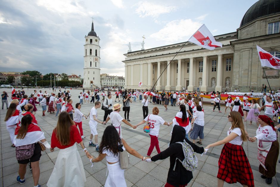 Eitynėmis ir mitingu Vilniuje baltarusiai mini suklastotų prezidento rinkimų metines