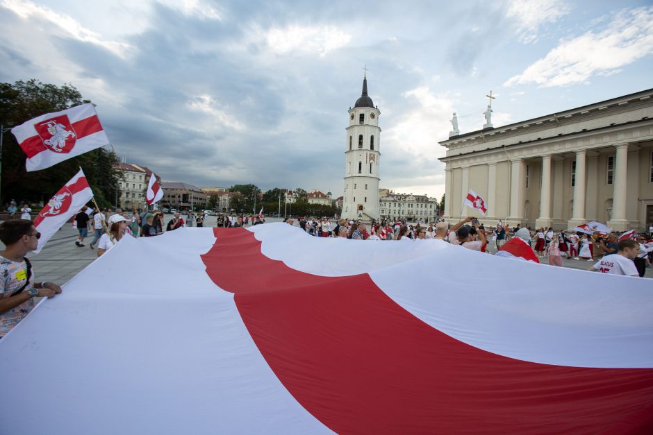 Eitynėmis ir mitingu Vilniuje baltarusiai mini suklastotų prezidento rinkimų metines