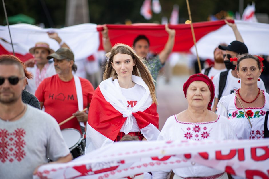 Eitynėmis ir mitingu Vilniuje baltarusiai mini suklastotų prezidento rinkimų metines