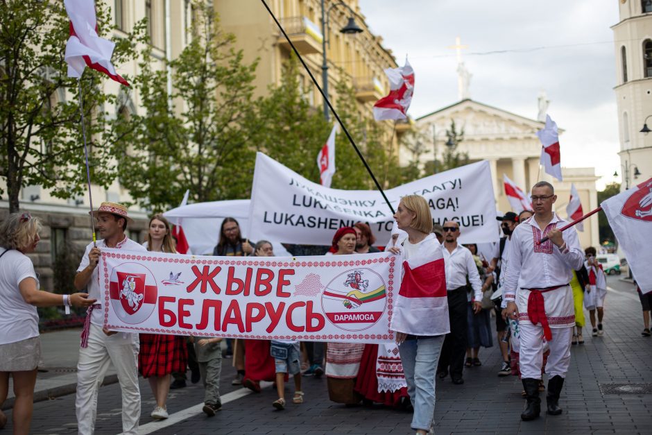 Eitynėmis ir mitingu Vilniuje baltarusiai mini suklastotų prezidento rinkimų metines