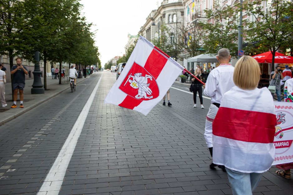 Eitynėmis ir mitingu Vilniuje baltarusiai mini suklastotų prezidento rinkimų metines