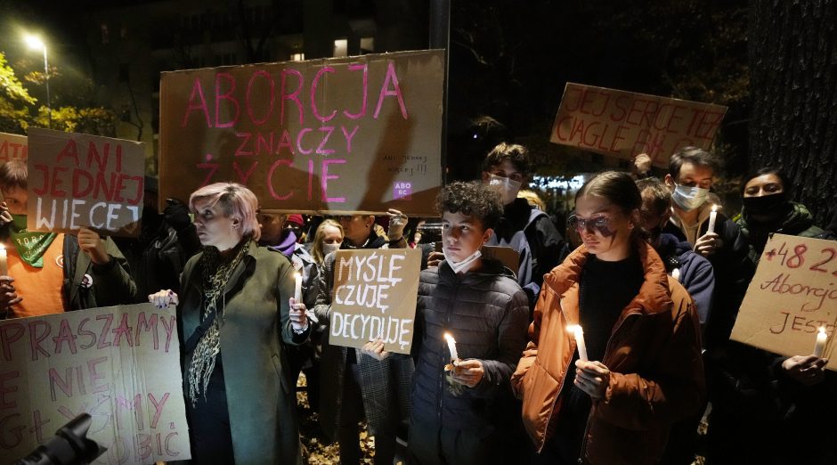 Nėščios moters mirtis Lenkijoje sukėlė protestus