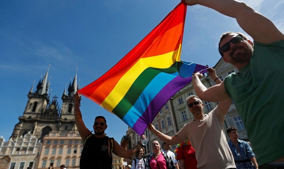 Čekija išplėtė tos pačios lyties porų teises