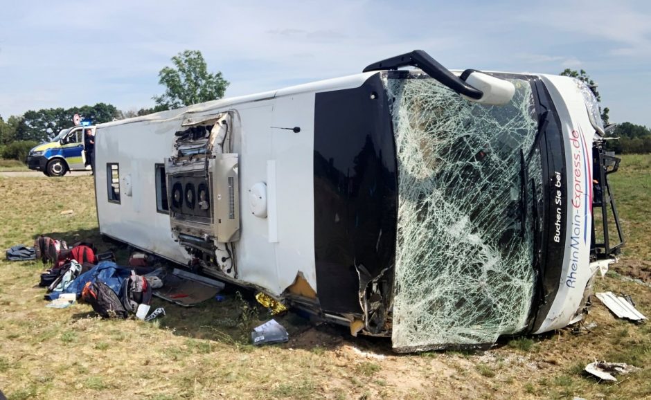 Turkijoje sudužus rusų turistus vežusiam autobusui žuvo keturi žmonės 