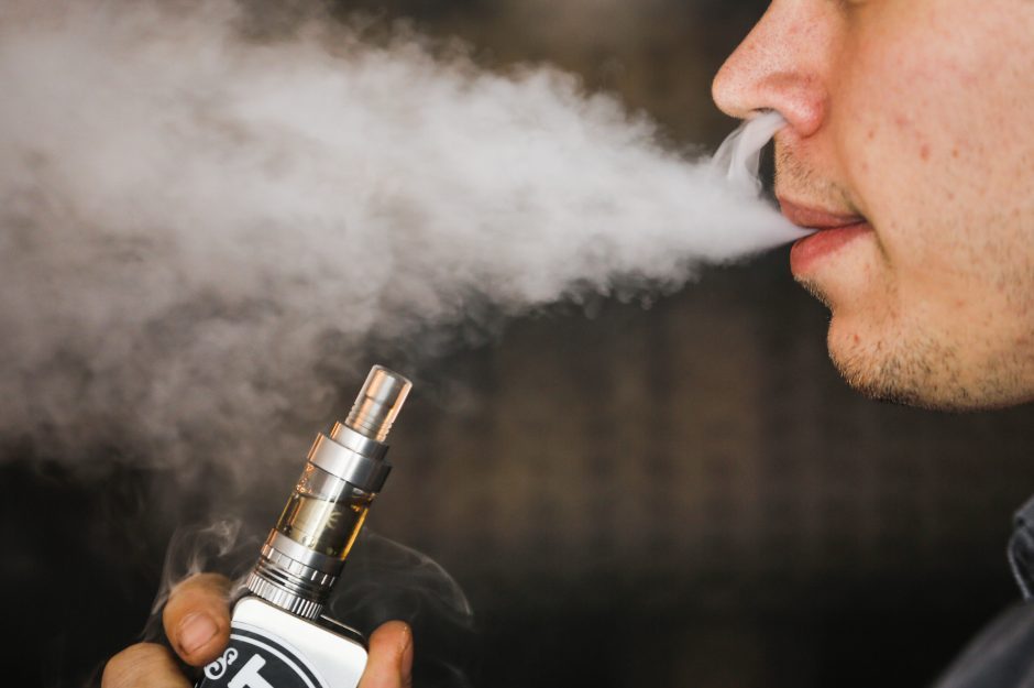 PSO sugriežtino perspėjimą dėl elektroninių cigarečių